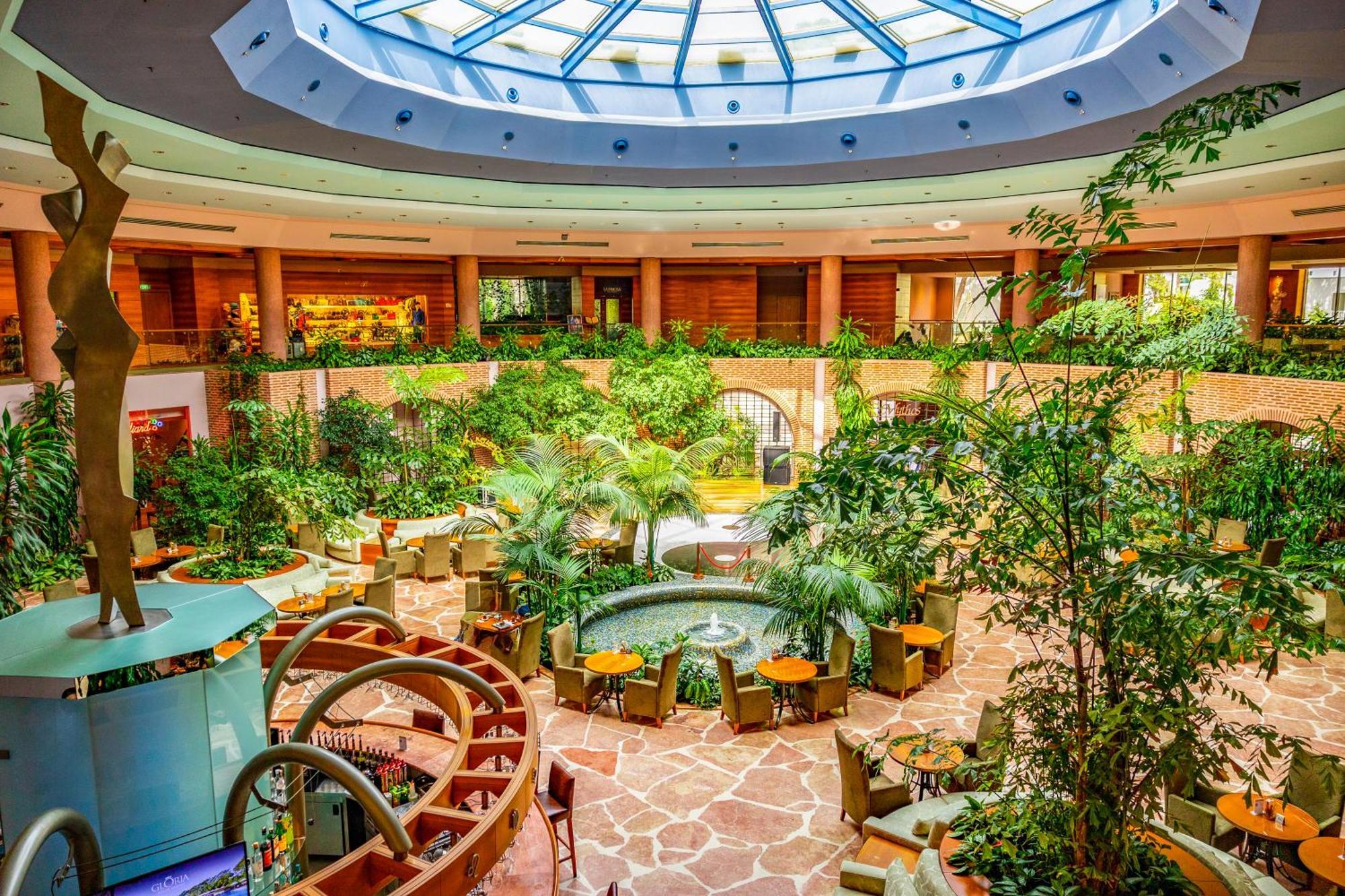 Gloria Complex